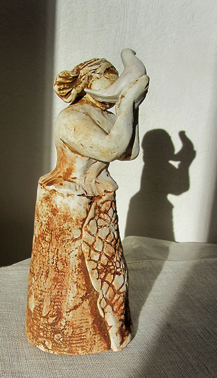 RAYMIE-Sculpture-terre-cuite-l-enfant-a-la-colombe terracotta sculpture - Raymie