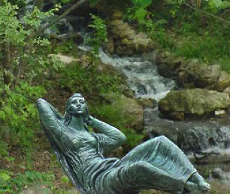 charles-umlauf-sculpture-475x401 reclining-figure-Umlauf-Sculpture-Garden-and-Museum-muse-with-waterfall