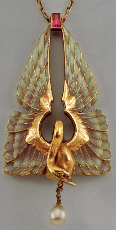 rene-lalique-pendant-374x742 Rene-Lalique-gold-bird pendant