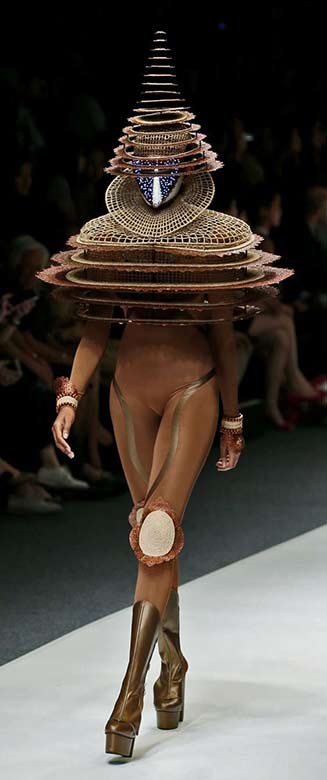 rinaldy-a-yunardi-futuristic-couture rinaldy-a-yunardi-s-s-2016 pagoda inspired fashion