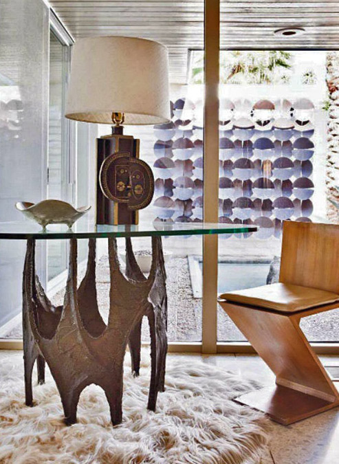 Roger-Capron-mid-century-lamp-and-brutalist-table Roger-Capron-lamp-on a brutalist-table