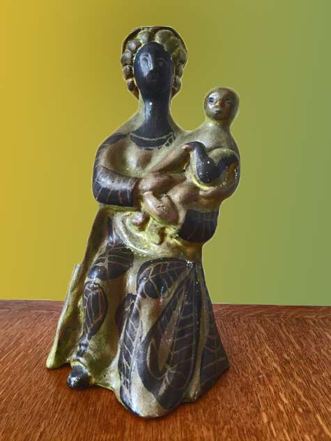 Roger-Capron-Vallauris-Picasso-Style-Rare-Figurative-Group,-circa-1955-INDIVIDUALITY Roger Capron mother holding child sculpture