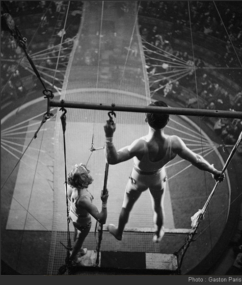 trapeze-artist-photo-gaston-paris-493x581 Roger-Viollet---Photo-Agency-since-1938