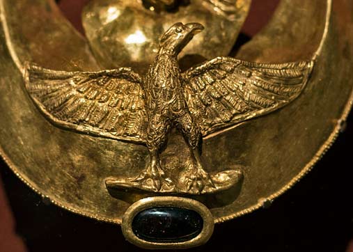 gold-eagle-Dan-Diffendale-flickr Roman-gold-pectoral-with-relief-representations-of-Jupiter,-Juno-and-Minerva---detail-of-eagle-Dan-Diffendale