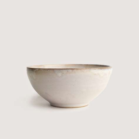 Romy-Northover-ceramics-Moon-Tide-photographs-by-FINRAZ Romy-Northover-ceramics white bowl-Moon-Tide-photographs-by-FINRAZ