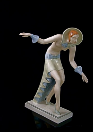 royal-dux-art-deco-figurine-383x541 Art Deco pose figurine Royal-Dux--Geometric