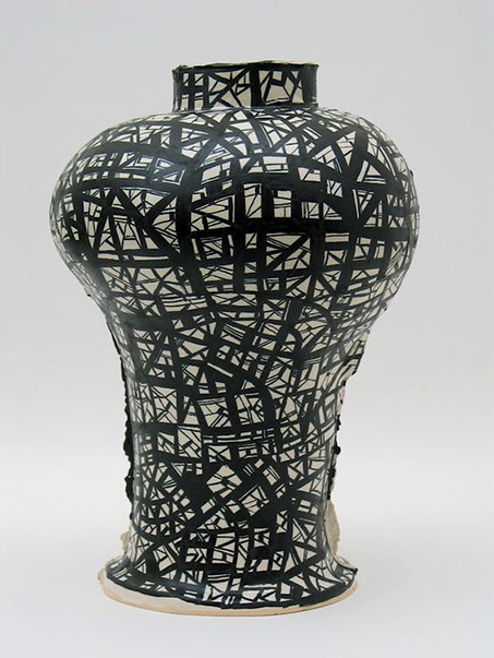 Ruan-Hoffman-ceramic-vase Ruan-Hoffman-ceramic-vase black and white abstract