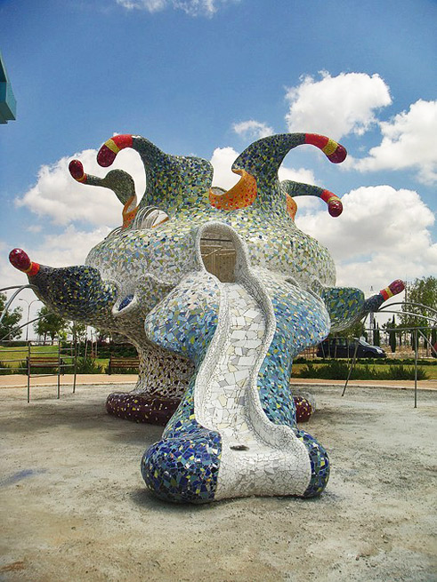 Ruslan-Sergeev---amorphic-sculpture Ruslan-Sergeev---Magic Hat monumental mosaic sculpture