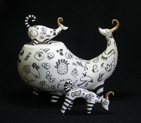 SallyHook-sculptural-ceramics Sally-Hook-- 3 Doovas figurines