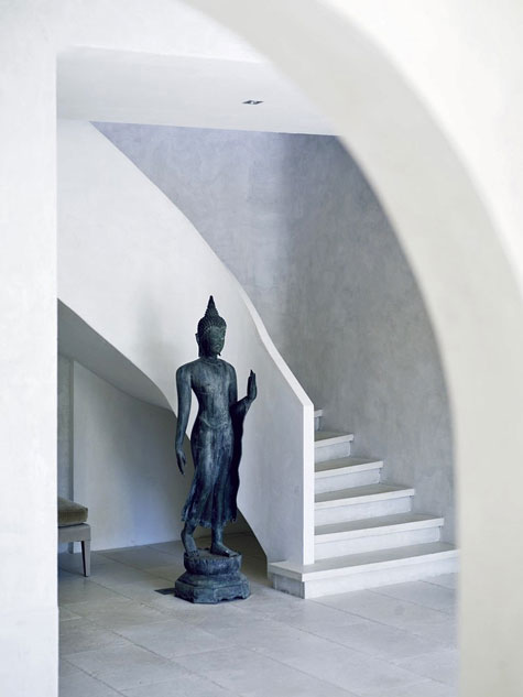 Samantha-Todhunter-interior-design Samantha-Todhunter-design La-Fraissinede Buddha statue