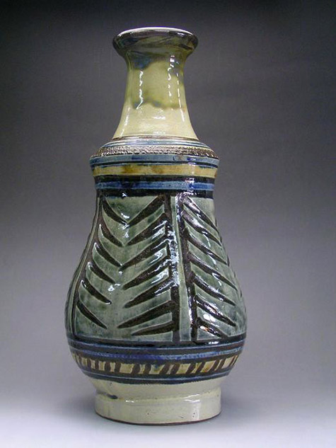 475px-663px-Satoshi-Miiyagi-vase-.jpg Large carved ceramic vessel - Satoshi Miyagi