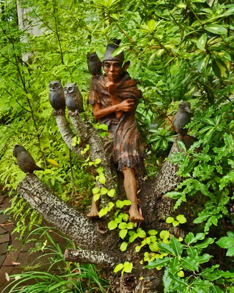 Bruno's-art-and-sculpture-garden Sculpture-Garden-Bruno-Torfs Boy in forest with owls sculpture