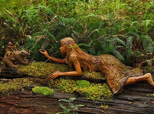 Bruno-Torfs-sculpture Sculpture-Garden-Bruno-Torfs - Girl playing with wombat sculpture