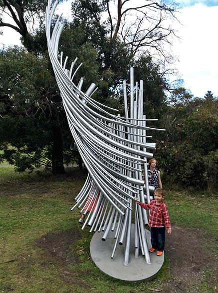 wind-chime-sculpture-McCLelland-gallery sculpture-gardens-the-wind-makes-this-play-melodious-music