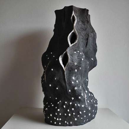 liliya_pobornikova_ceramic-sculpture sculpture_artwork_liliya_pobornikova_autumn_2'Autumn-(abstract-Bursting-Ripe-Fruit-Pod-sculpture)'