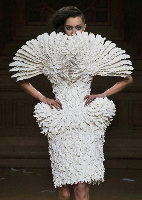 Serkan-Cura-white-feather-outfit Serkan-Cura-Haute-Couture-2014