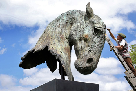 Nic-Fiddian-Green-horse head-sculpture SF-World-Horse-Power-Nic-Fiddian-Green--Spinnocchia-Freund.com