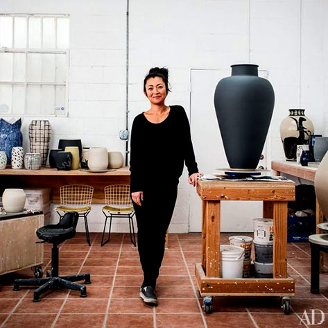 Shio-Kusaka’s-poetic,-seductive-ceramics-pottery Shio Kusaka’s-poetic,-seductive-ceramics-step-into-the-spotlight-at-the-2014-Whitney-Biennial