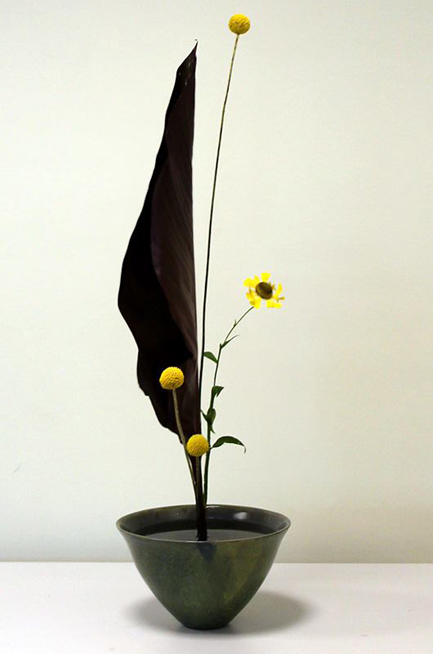 Japanese-ikebana-art Shoka-Shimputai ikebana arrangement
