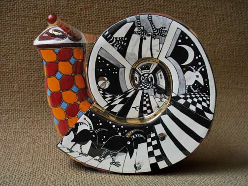 Anya-Stasenko-and-Slava-Leontyev-p0rcelain-snail Snail-with-a-maze-Anya-Stasenko-and-Slava-Leontyev--