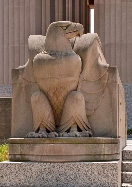 Walker-Hancock-eagle-sculpture Soldiers-Memorial-in-Saint-Louis,-Missouri---eagle sculpture