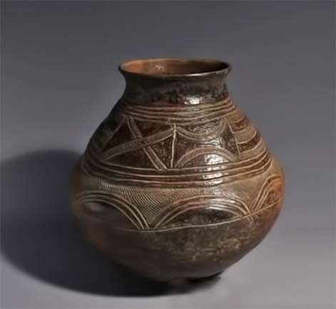 Songye-Pot-Republic-of-Congo Songye Pot with incised geometric decoration