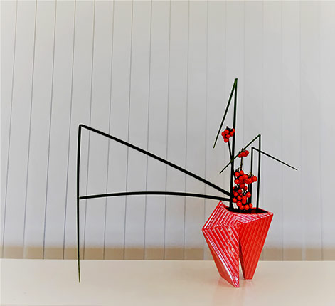 Straight-Lines---2016-Pats-ikebana red vase Straight-Lines---2016-Pats-ikebana
