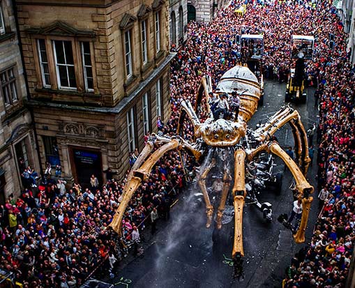 Liverpool street-parade-mechanized-spider