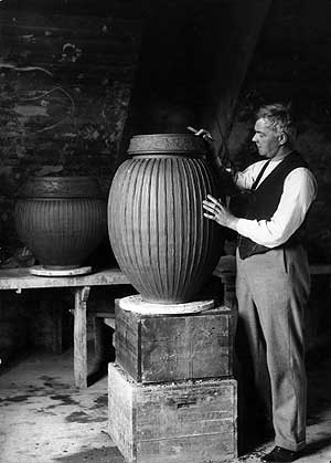 300px-419px-Svend_Hammershoei_1873-1948 Svend Hammershoei 1873-1948