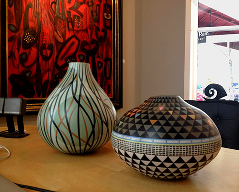 les-namingha-ceramic vessels-493x396 SWAIA---Santa Fe Indian Market Les Namingha’s Zuni work-is-as-complex-as-his-personal-experience-being-a-Native-artist-inhabiting-a-contemporary-world