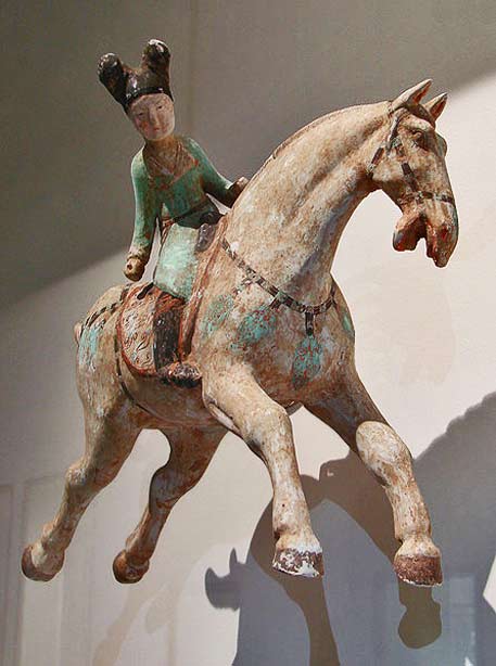 Tang-female-sculpture Tang-sculpture of a woman-playing-polo on a horse