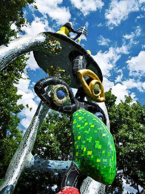 Niki-de-Saint Phalle-playground-sculpture Tarot-Garden- Giardino-dei-Tarocchi)-of-Capalbio,-Italy - Niki de Saint Phalle
