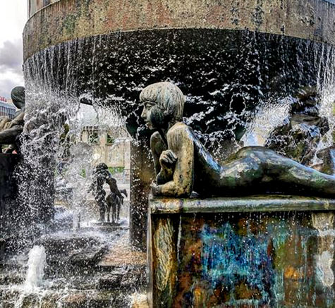 Mermaid-at-Wittenberg-Platz-in-Berlin--el_vogel The fountain at Wittenberg Platz in Berlin--el_vogel