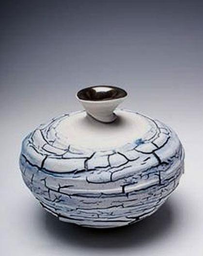 The-Icheon-Masters---Lee-Hyang Lee-Hyang crackle glaze vessel