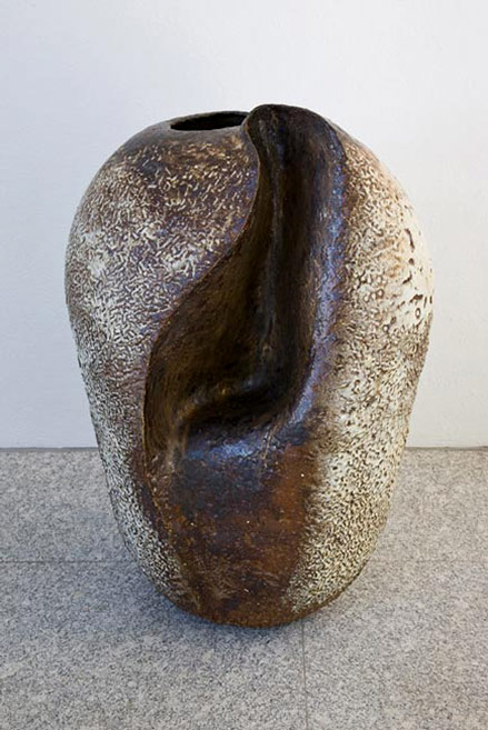 Thijs-Nel-sculptural-vase Thijs-Nel-sculptural-ceramic vase
