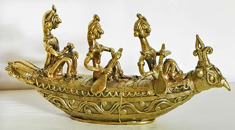 three-men-in-a-boat-dhokra-475x263 Three-Men-Rowing-a-Mayurpankhi-Boat