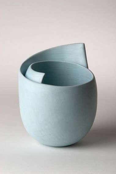 Tina-Vlassopulos-contemporary-ceramics Tina-Vlassopulos-contemporary-ceramic vessel
