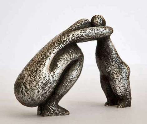 Tiny-Mother-&-Child---Vanessa-Pooley -Vanessa-Pooley Mother with child sculpture