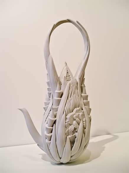 Tokumaru-Kyoko-teapot Tokumaru-Kyoko-white teapot