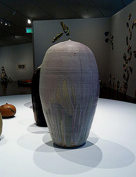 Toshiko-Takaezu-@Denver-Art-Museum Large Toshiko-Takaezu pot-@Denver-Art-Museum