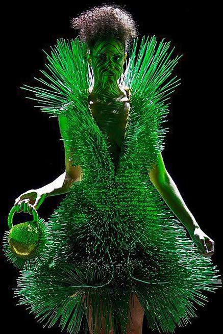 tree-girl-by-toon-van-stralen-costume tree-girl-by-toon-van-stralen-design-by-pim-van-den-akker