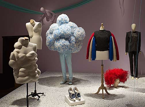 Utopian-Bodies-Resistance-Beauty -gallery utopian-bodies-installation-shot-of-resitance-beauty-gallery-photo-by-mattias-lindback