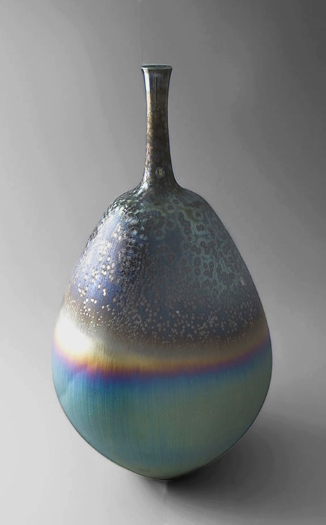 gold-blue-hare’s-fur-glaze-miyamuri-473x761 Vase,-blue-hare’s-fur-glaze,-gold-glaze,-and-sea-foam-blue-glaze,-Porcelain