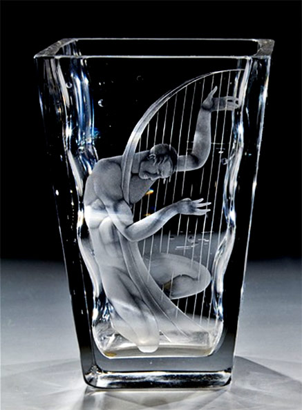 Vase-with-Harfespieler-Vicke Lindstrand Vicke Lindstrand Vase-with-Harfespieler Naked man playing a harp