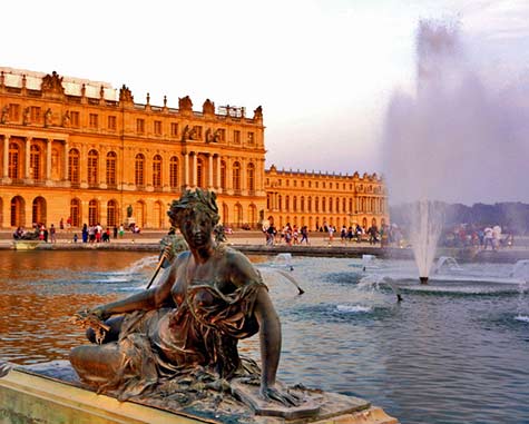 Versailles_with_fountain, France Versailles fountain statue