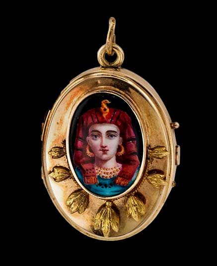 Egyptian-Revival-Locket- Victorian-Egyptian-Revival-gold Locket---1890 with pharaoh face