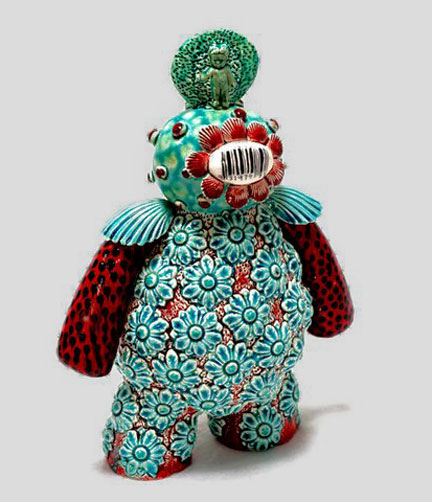 Vipoo-Srivilasa-ceramic-figuriine Vipoo-Srivilasa-For-the-Future