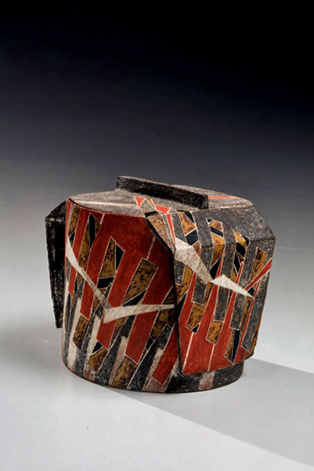 --Wada-Morihiro--Fluttering-banners-patterned-waterjar --Wada-Morihiro--Fluttering-banners-patterned-waterjar