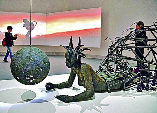 The-End-of-Carrying-All'-by-Kenyan-artist-Wangeti-Mutu The End of Carrying All' by Kenyan artist Wangeti Mutu--Pavilion of the Nations venice-biennale-arte-2015 Andrea MerolaEPA)