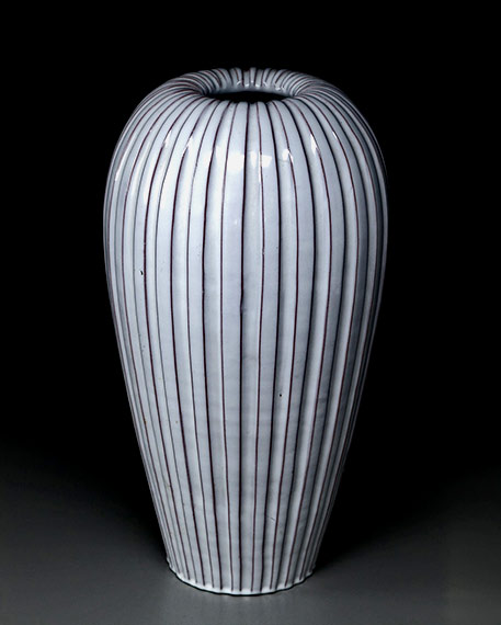 White-slip-glazed-ceramic.-.-Produced-by-Uppsala-Ekeby White-slip-glazed-ceramic.-.-Produced-by-Uppsala-Ekeby - Vicke Lindstrand design